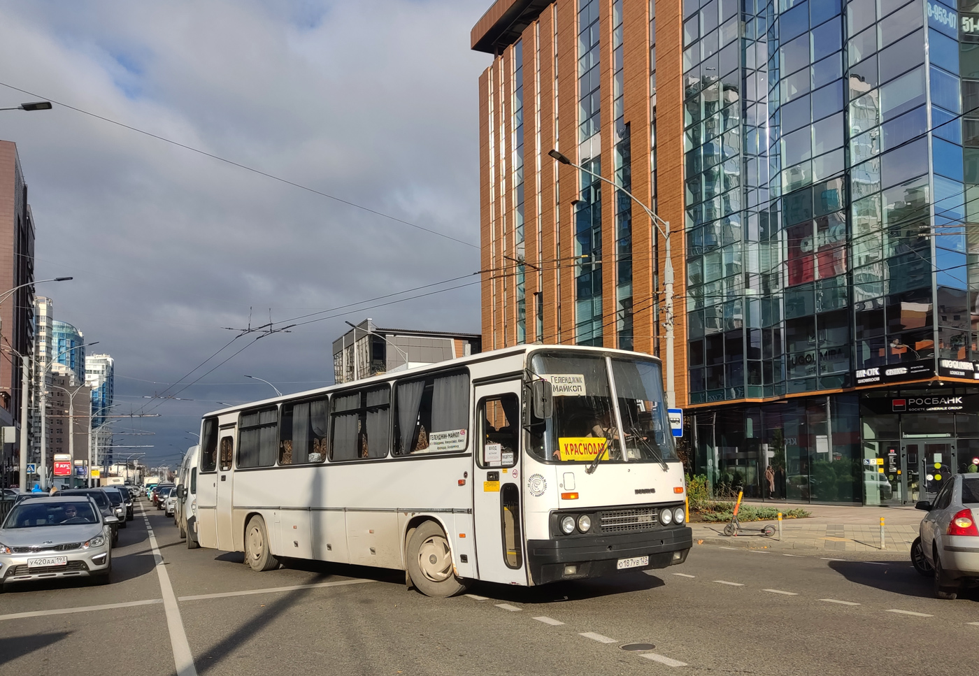 Адыгея, Ikarus 256.21H № О 187 УВ 123