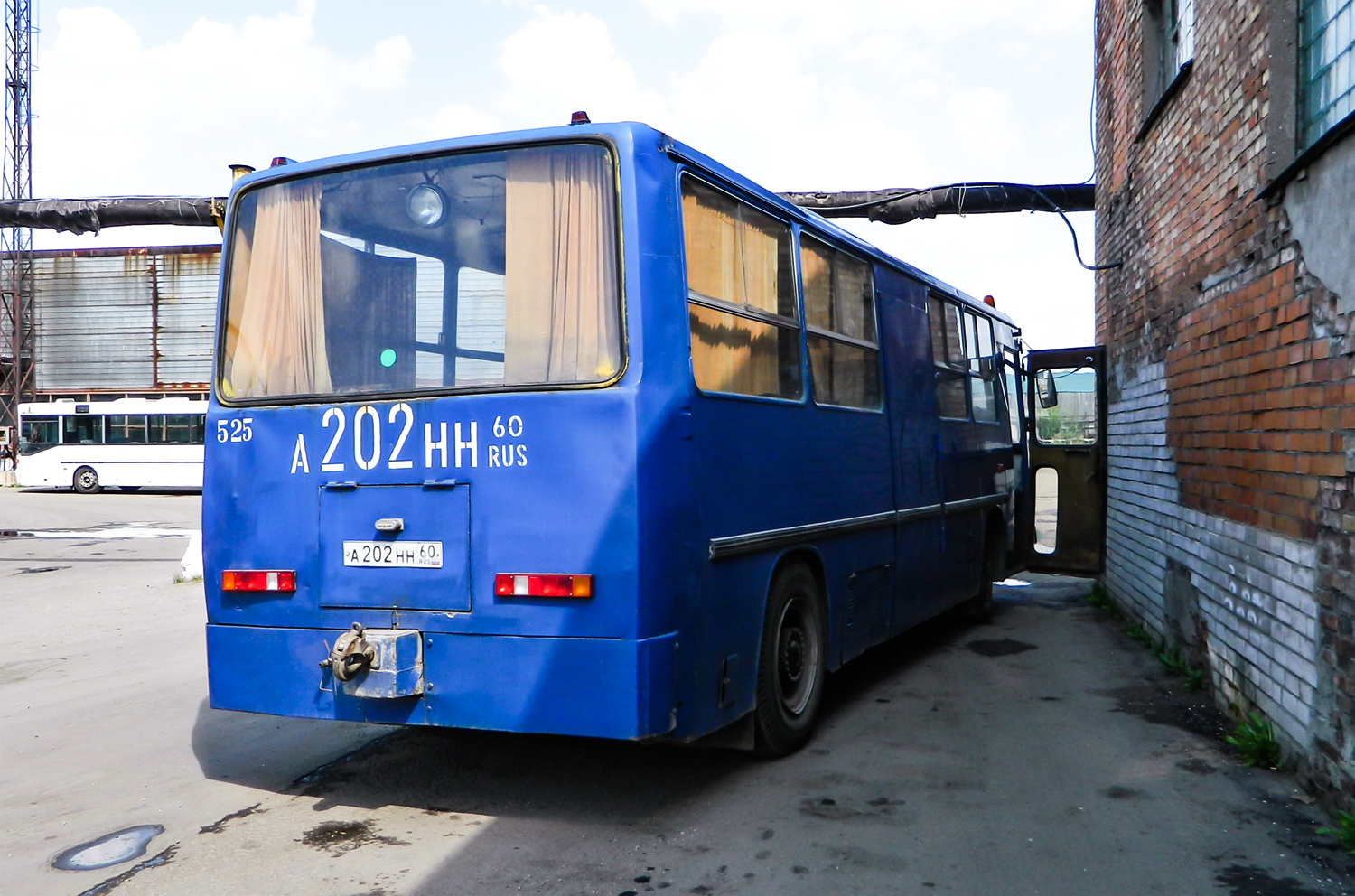 Псковская область, Ikarus 280.33 № 525