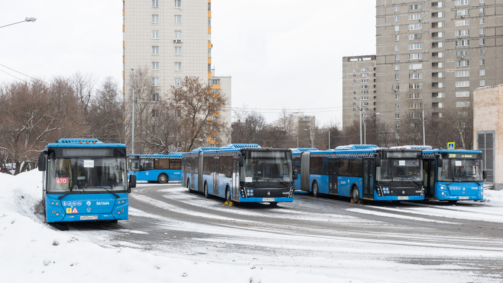 Москва, ЛиАЗ-6213.65 № 031401; Москва, ЛиАЗ-6213.65 № 031105