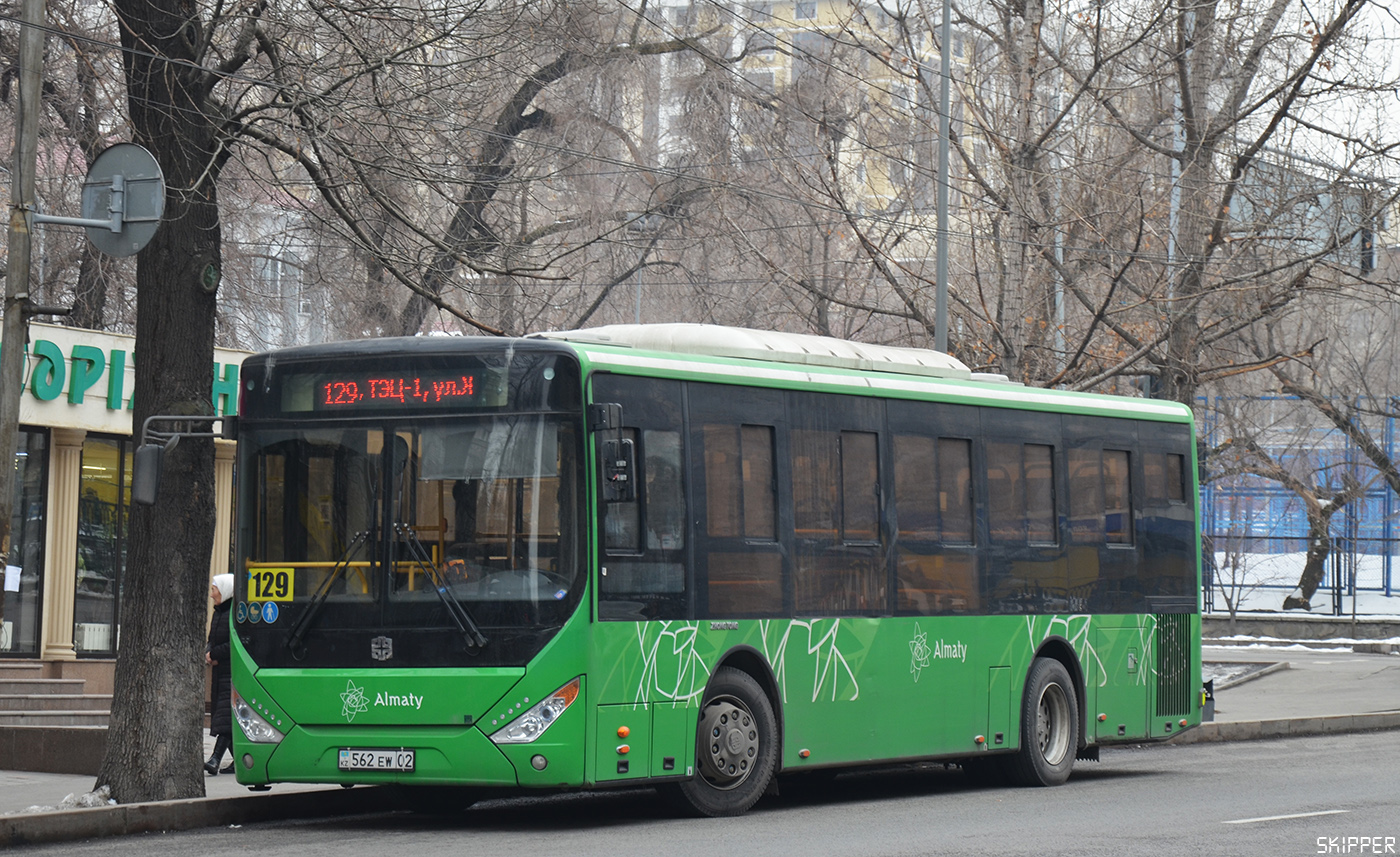 Алматы, Zhong Tong LCK6105HG № 562 EW 02