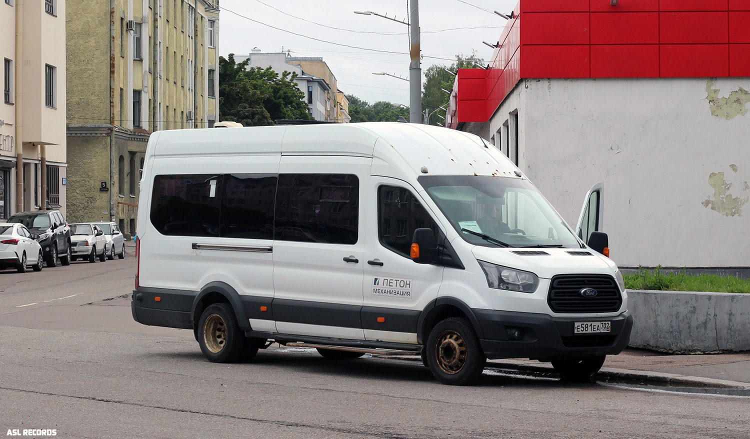 Ленинградская область, Ford Transit FBD [RUS] (Z6F.ESG.) № Е 581 ЕА 702