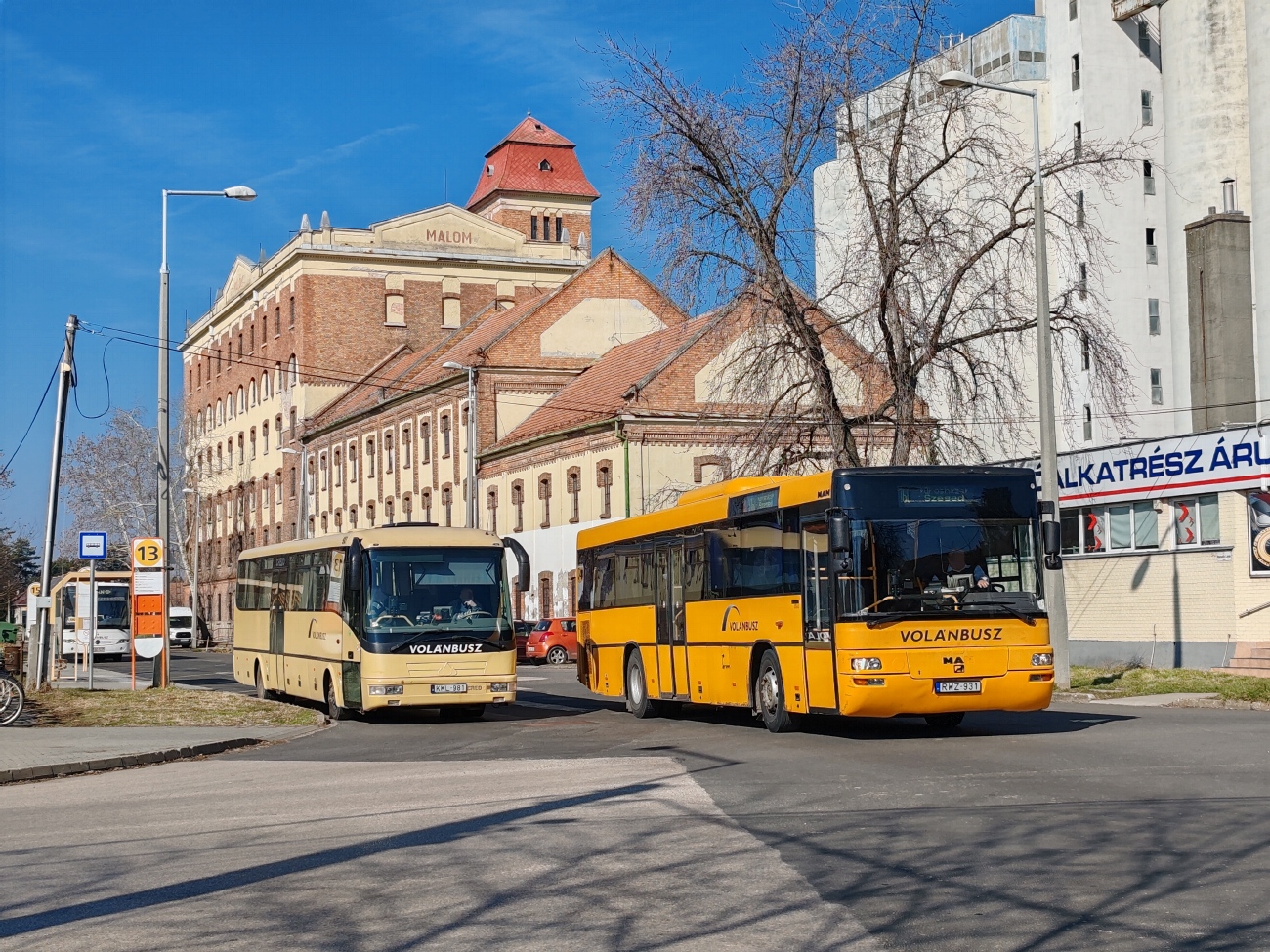 Венгрия, Kravtex Credo EC 12 № KKL-981; Венгрия, MAN A72 Lion's Classic SÜ363 № RWZ-931 Венгрия, Kravtex Credo EC 12 № KKL-981; Венгрия, MAN A72 Lion's Classic SÜ363 № RWZ-931