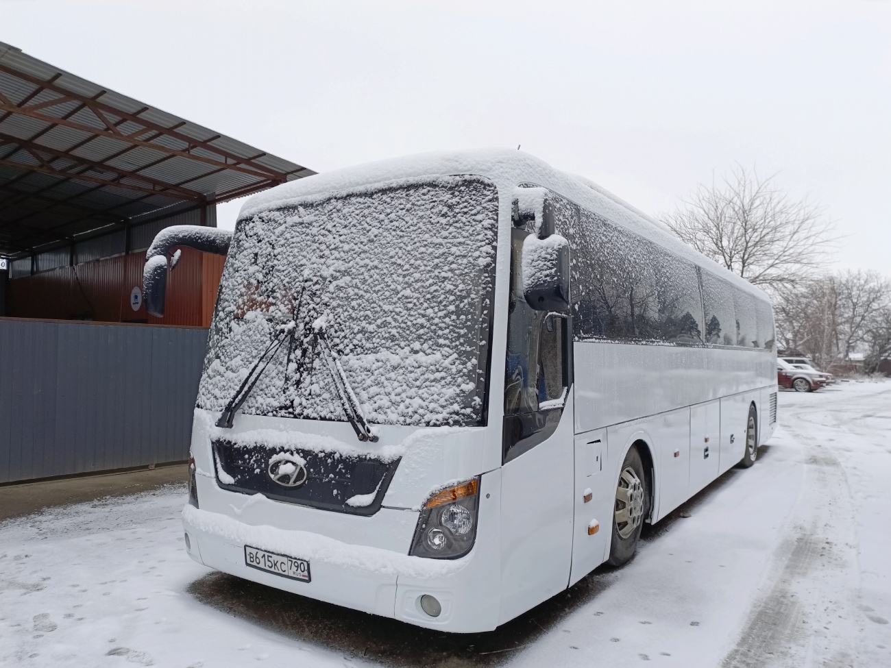 Краснодарский край, Hyundai Universe Space Luxury № В 615 КС 790