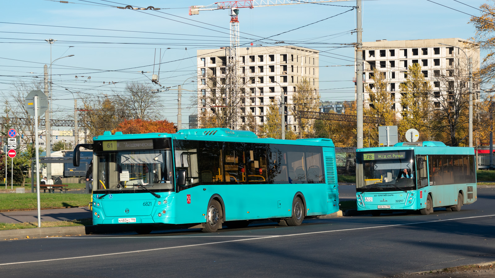 Санкт-Петербург, ЛиАЗ-5292.65 № 6821; Санкт-Петербург, МАЗ-206.945 № 32297