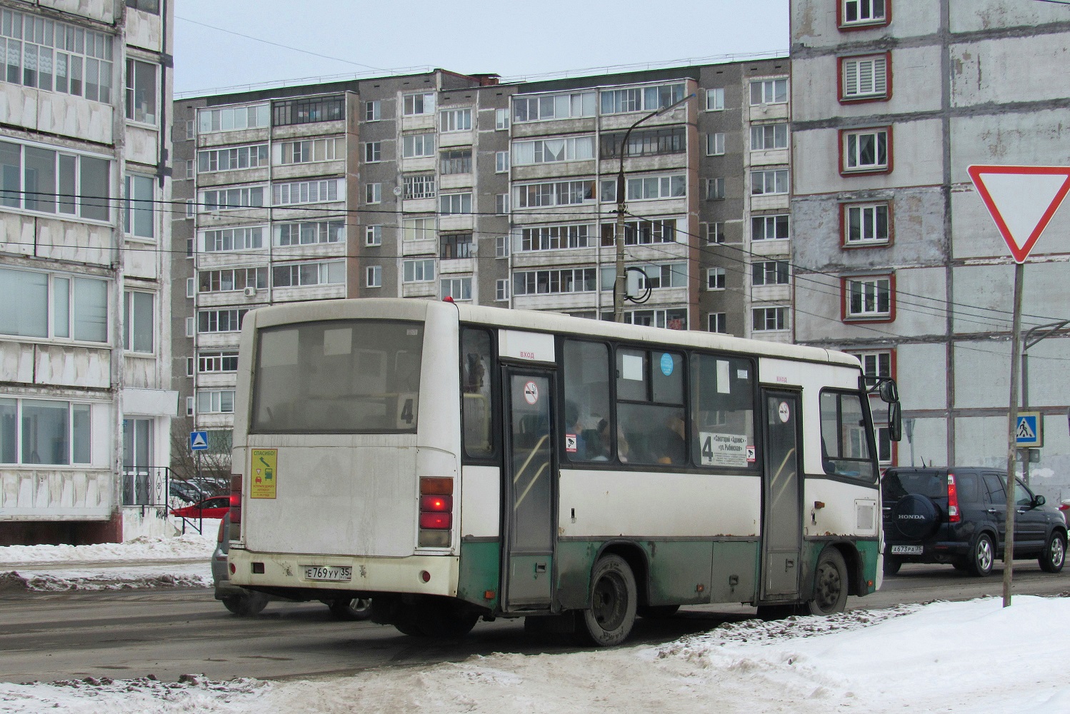 Vologda region, PAZ-320402-03 # Е 769 УУ 35