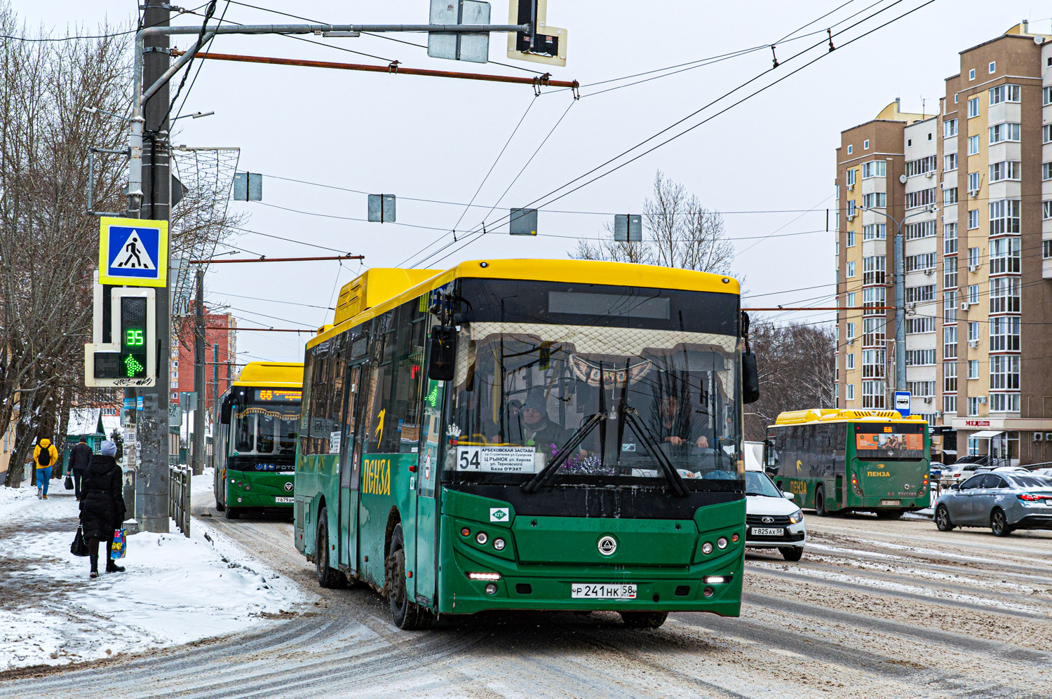 Пензенская область, КАвЗ-4270-70 № Р 241 НК 58; Пензенская область, Foton BJ6105C6MCD-1 № Т 804 АМ 58