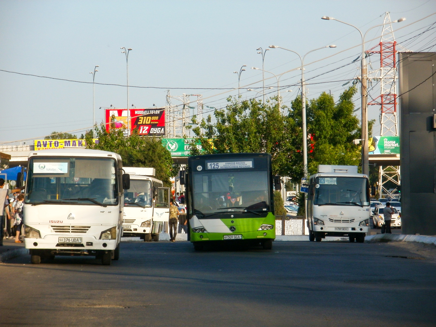 Узбекістан, SAZ NP37 № 01 176 UBA; Узбекістан, Mercedes-Benz Conecto II № 18592; Узбекістан, SAZ HC40 № 40