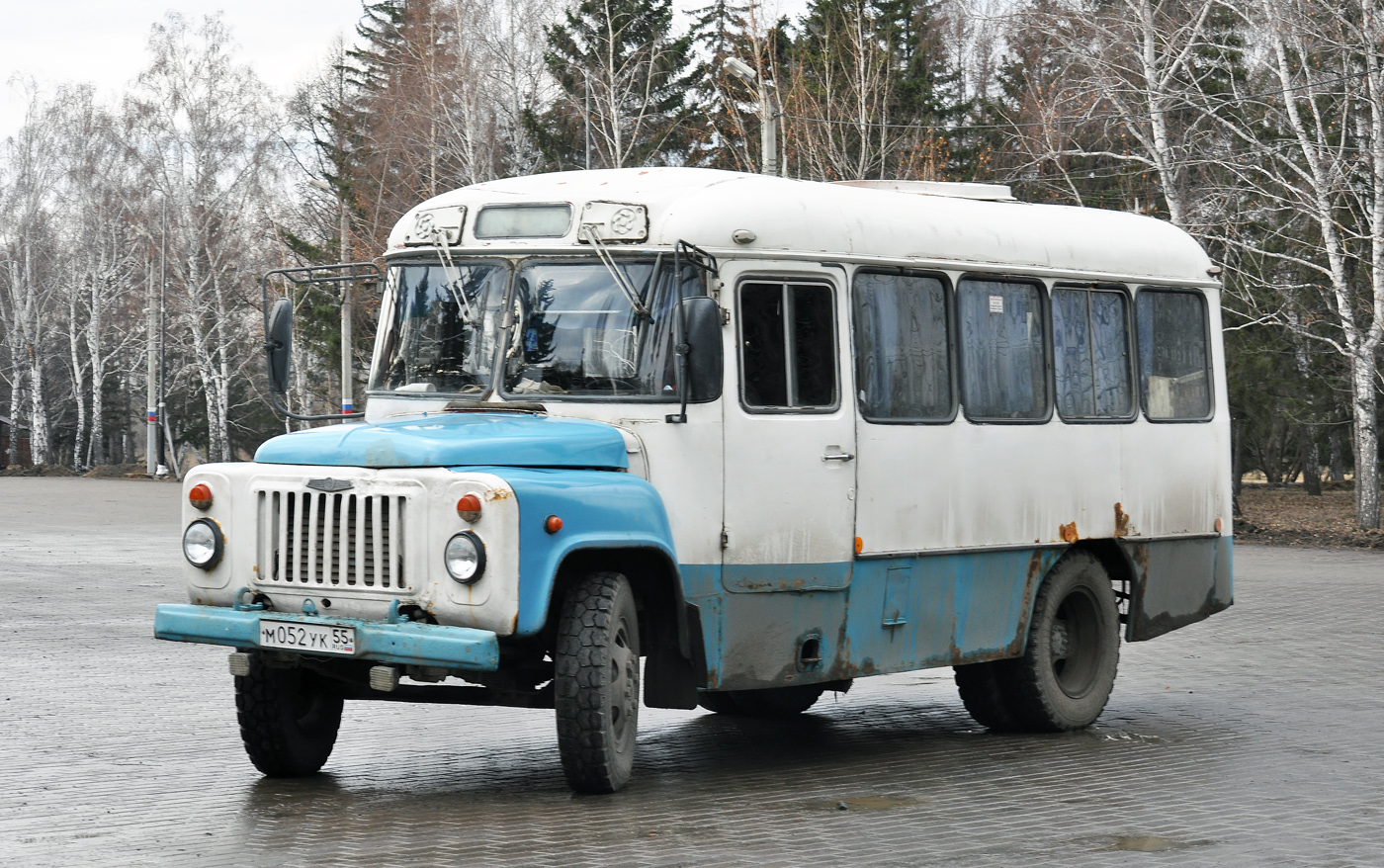 Омская область, КАвЗ-3270 № М 052 УК 55