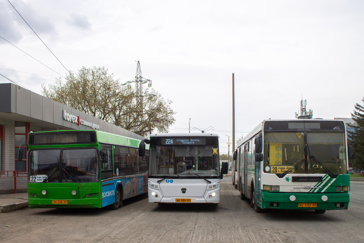 Саратовская область, ЛиАЗ-5292.65 № ВЕ 086 64; Саратовская область, Ikarus 415.33 № АС 692 64