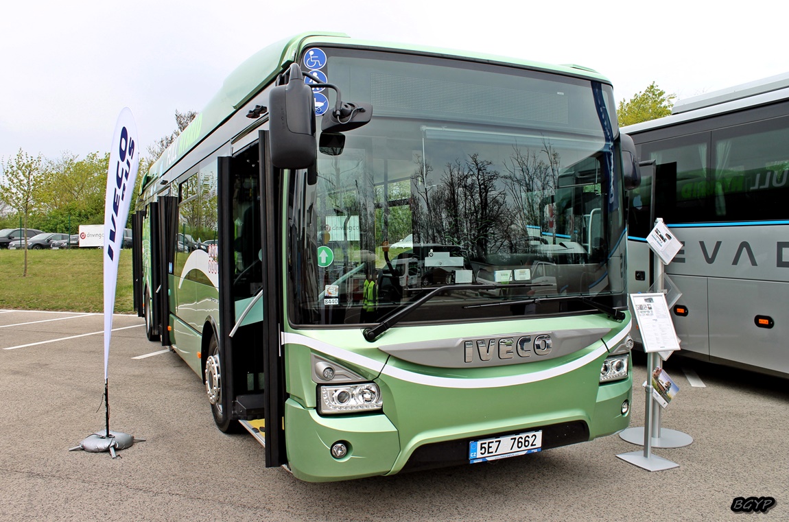 Чехия, IVECO Urbanway 12M Hybrid № 5E7 7662; Венгрия — Busexpo 2017, Zsámbék