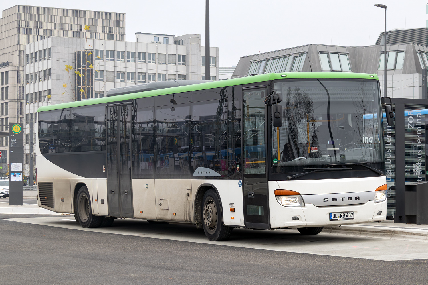 Баден-Вюртемберг, Setra S415LE business № UL-RB 487