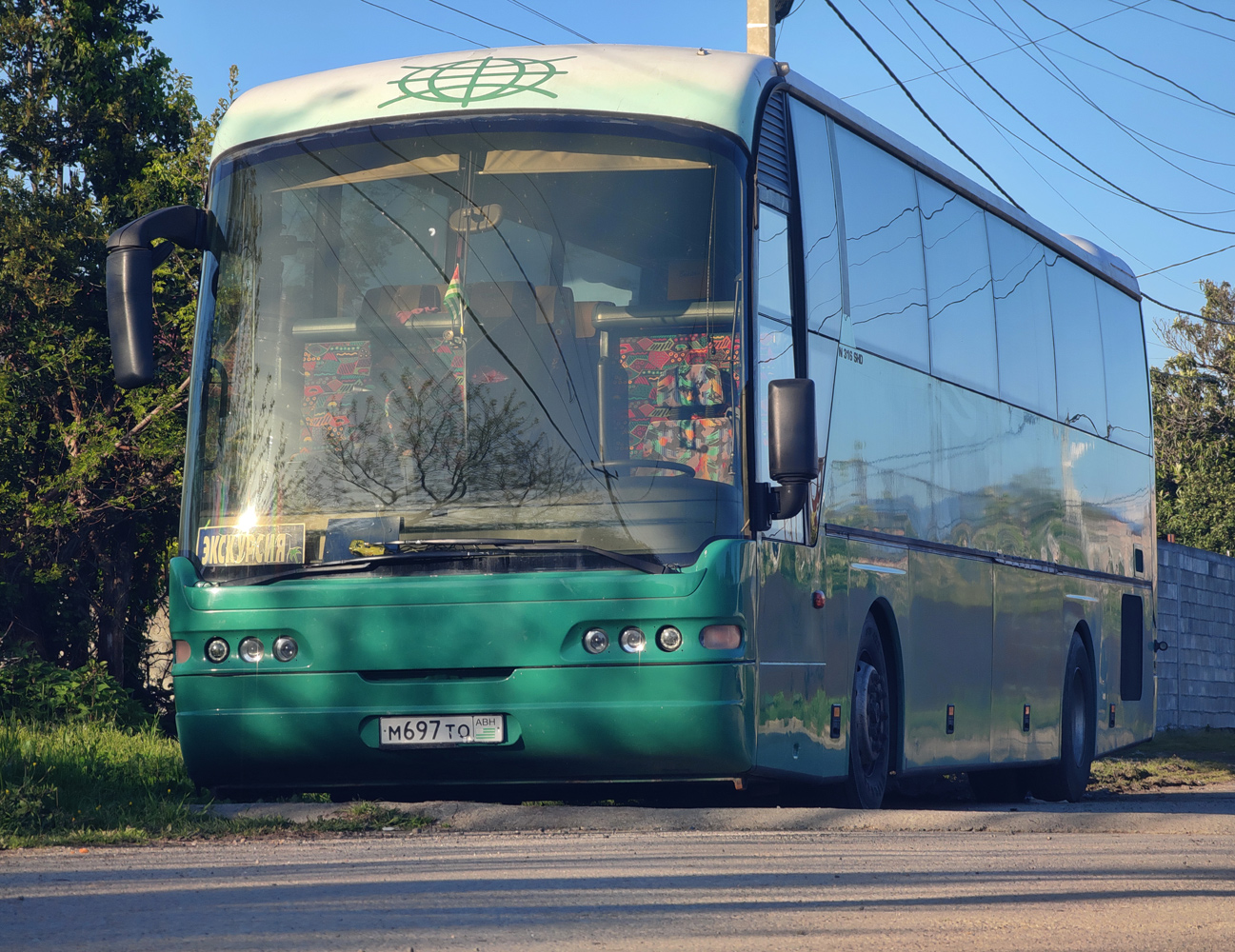 Абхазия, Neoplan N316SHD Transliner № М 697 ТО