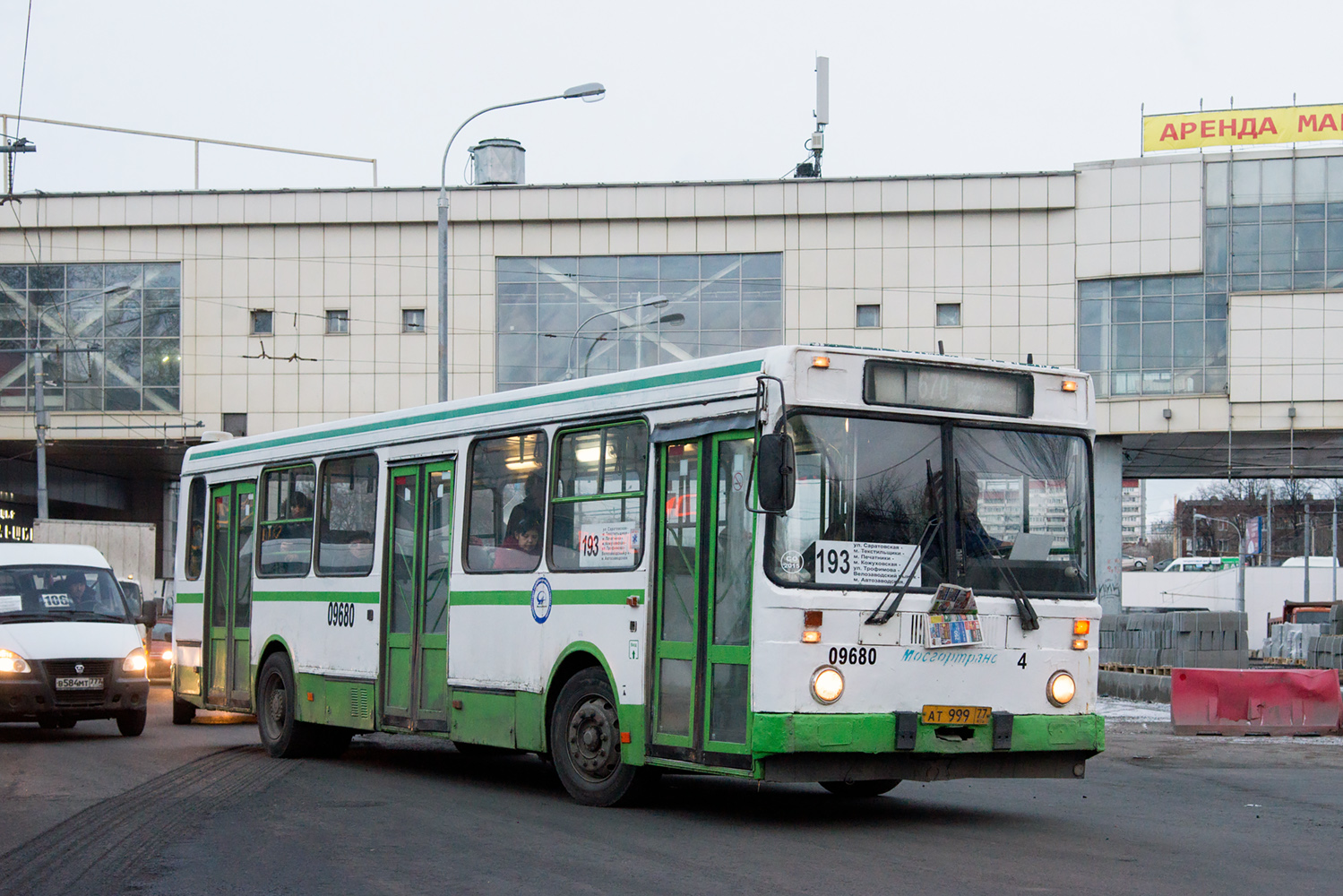 Москва, ЛиАЗ-5256.25 № 09680