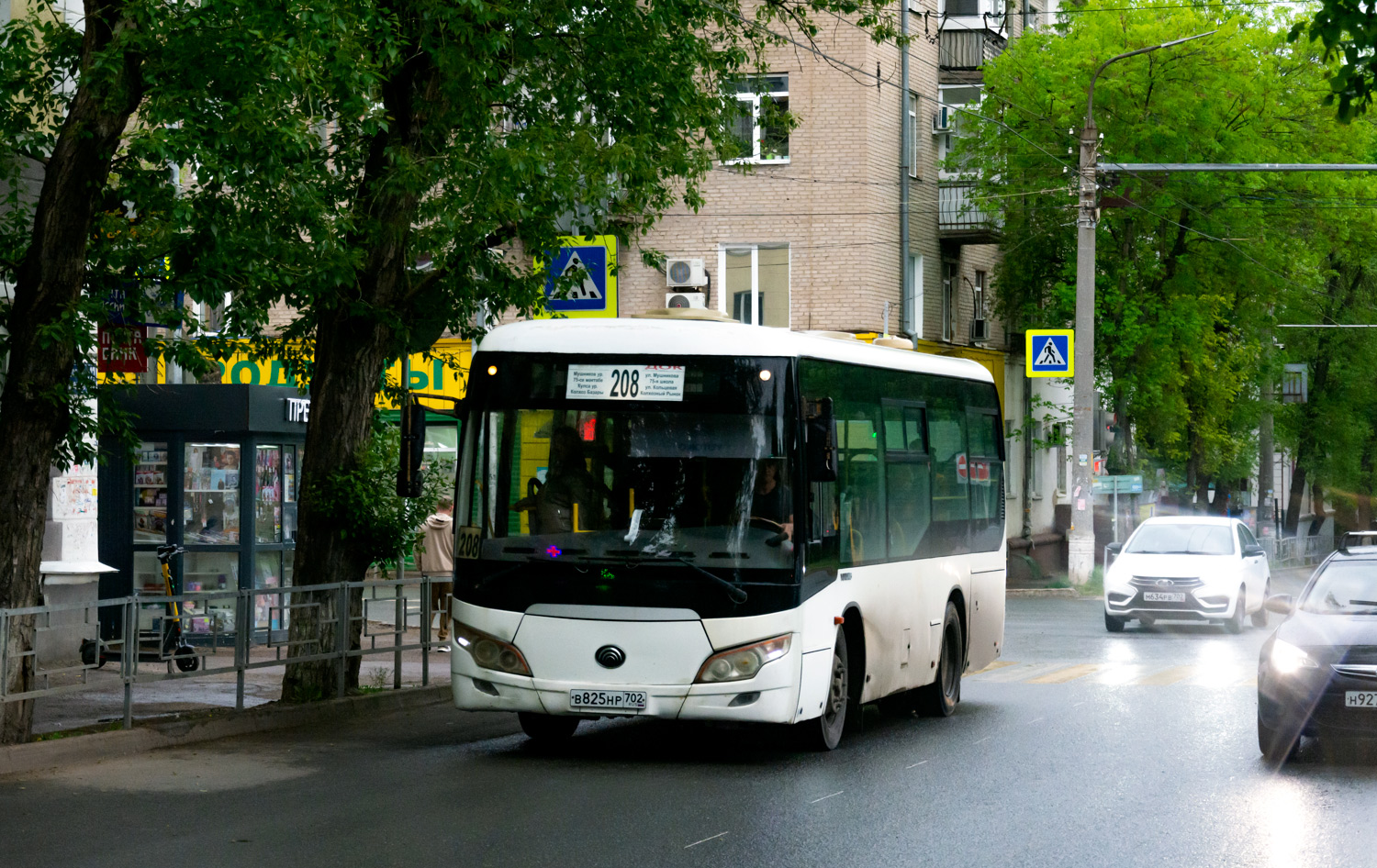Башкортостан, Yutong ZK6852HG № В 825 НР 702
