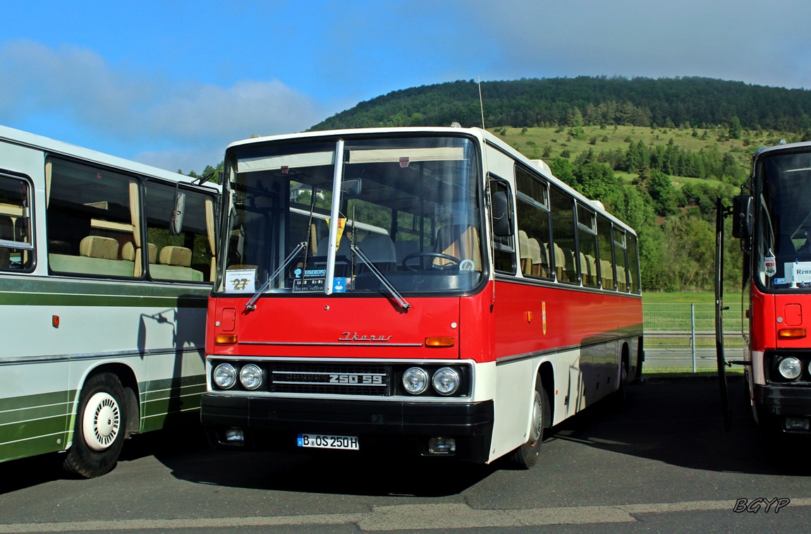 Берлин, Ikarus 250.59E № B-OS 250H; Тюрингия — 8. Ikarus-Bus-Treffen in Deutschland — Meiningen 17.05.2025 Берлин, Ikarus 250.59E № B-OS 250H; Тюрингия — 8. Ikarus-Bus-Treffen in Deutschland — Meiningen 17.05.2025