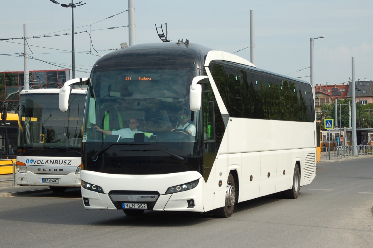 Венгрия, Neoplan P10 N2216SHDC Tourliner C № RLN-962