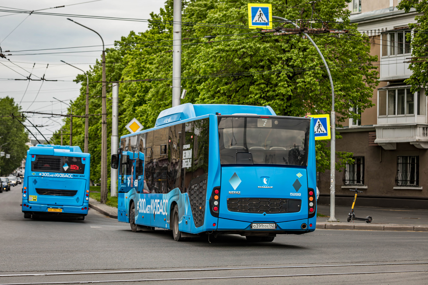 Кемеровская область - Кузбасс, ЛиАЗ-5292.67 (CNG) № 40307; Кемеровская область - Кузбасс, НефАЗ-5299-30-57 № 650