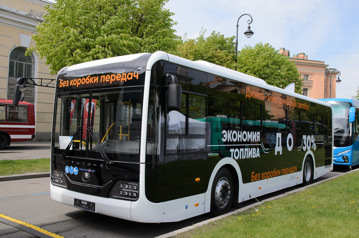 Moskau, Yutong ZK6116CHEVG Nr. Yutong-18986; Sankt Petersburg &mdash; New buses; Sankt Petersburg &mdash; The 6th International Transport Festival, TransportFest-2025