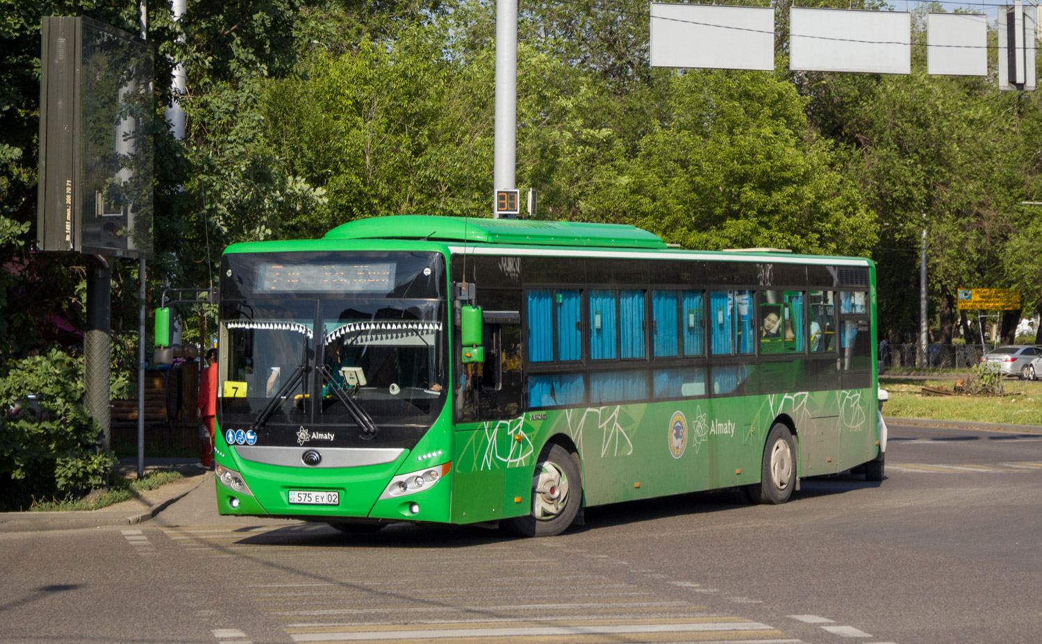 Almaty, Yutong ZK6118HGA (QazTehna) č. 575 EY 02