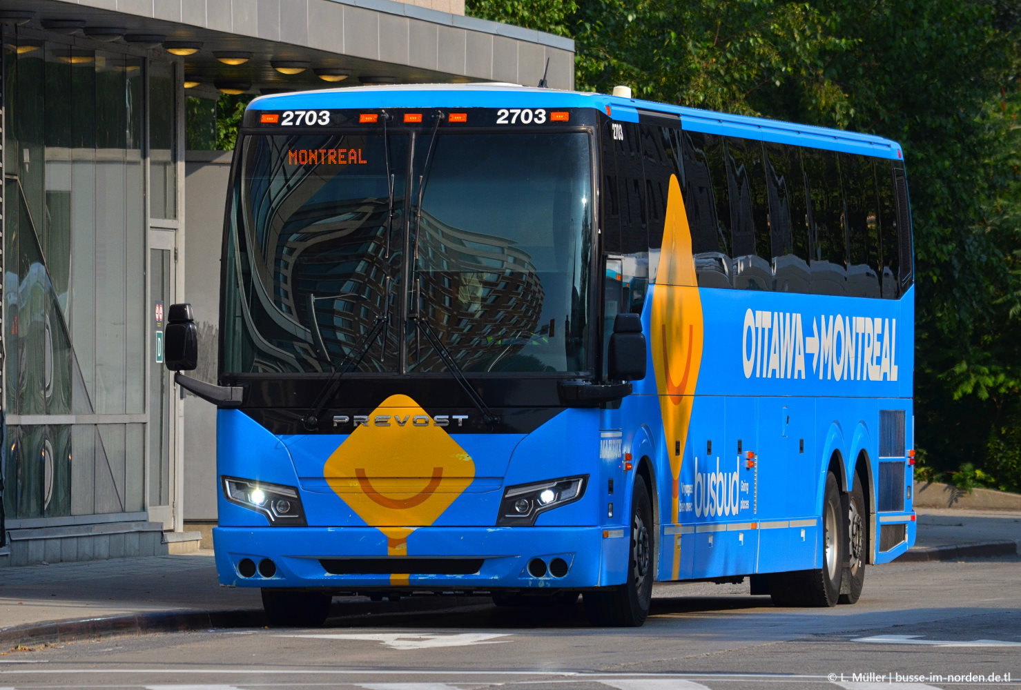 Канада, Prevost H3-45 № 2703