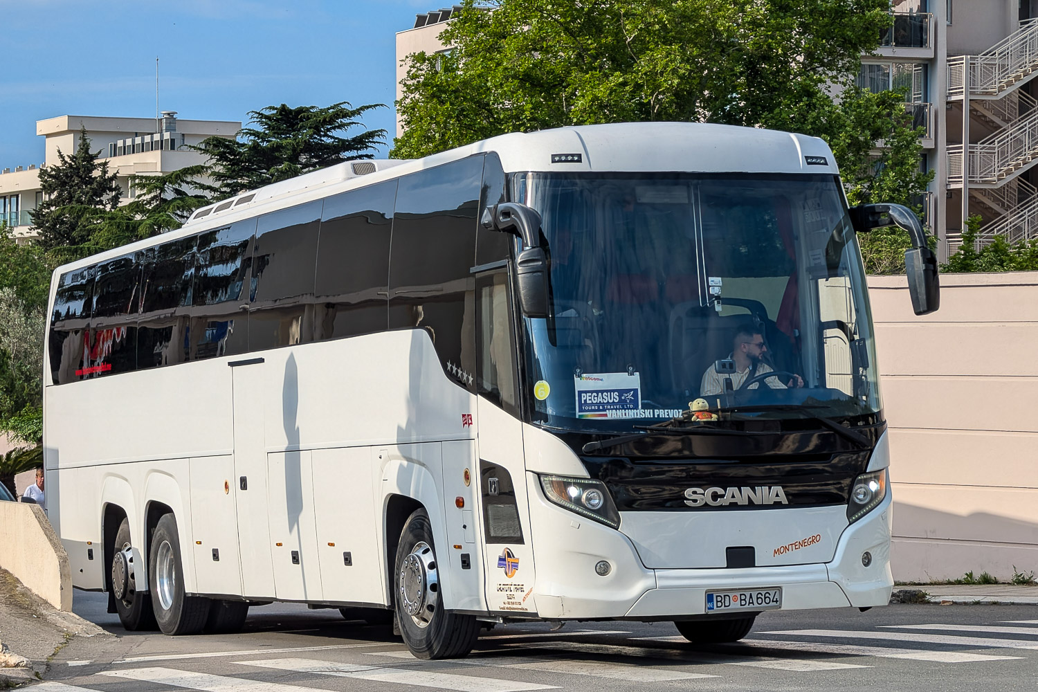 Черногория, Scania Touring HD 13.7 № BD BA664