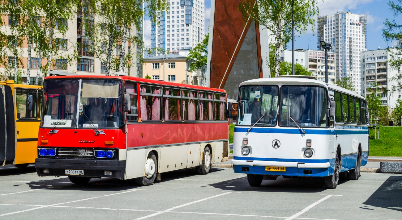 Свердловская область, Ikarus 256.74 № У 206 ТР 86; Свердловская область, ЛАЗ-695Н № АР 441 66