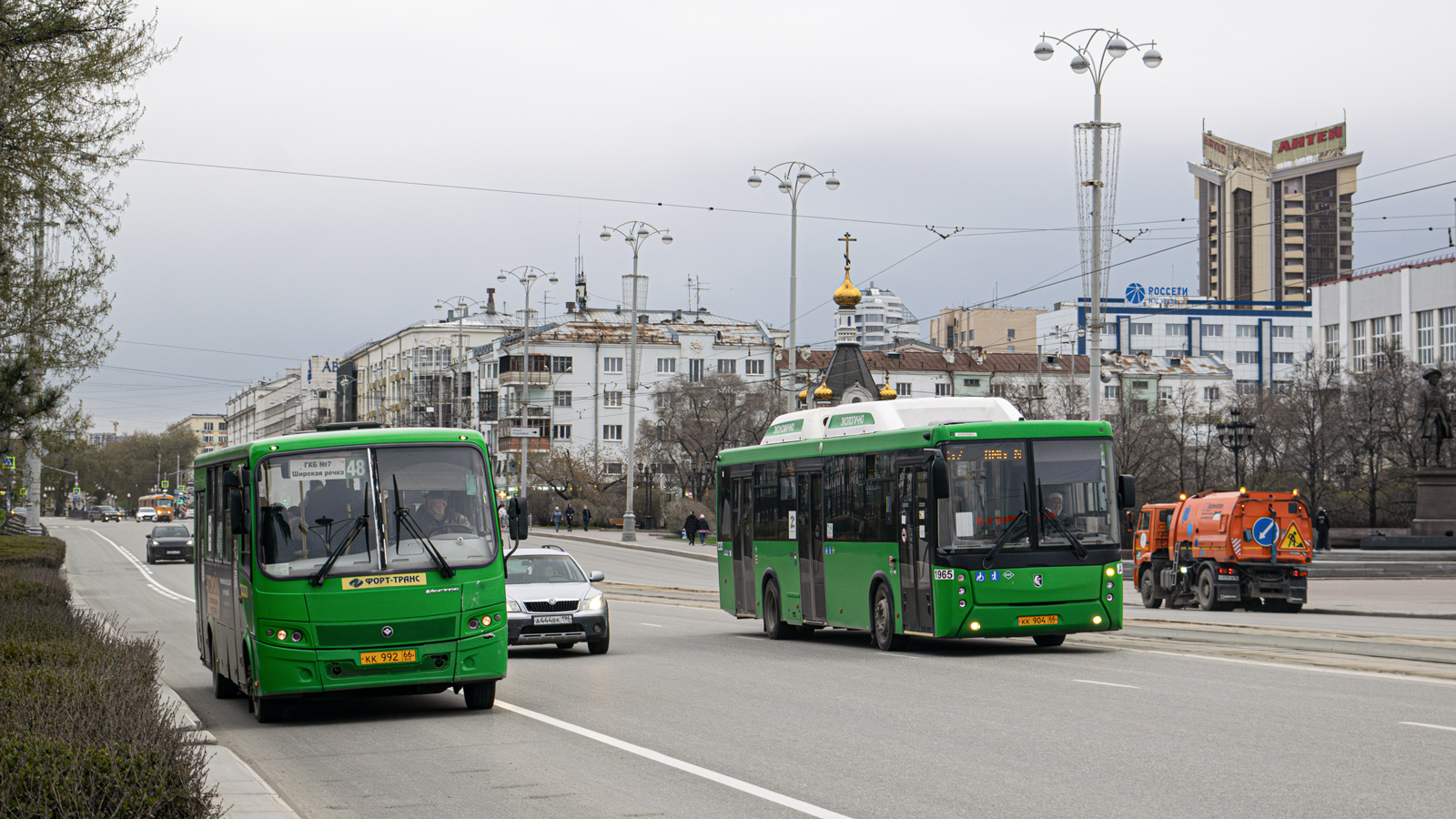 Свердловская область, ПАЗ-320414-05 "Вектор" (1-2) № КК 992 66; Свердловская область, НефАЗ-5299-40-51 № 1965