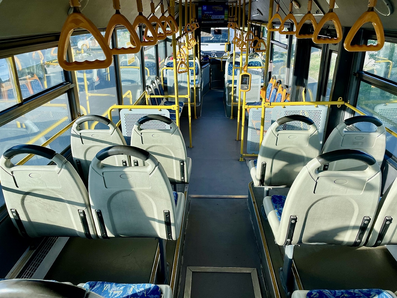 Карагандинская область, Yutong ZK6118HGA № 523 AD 09