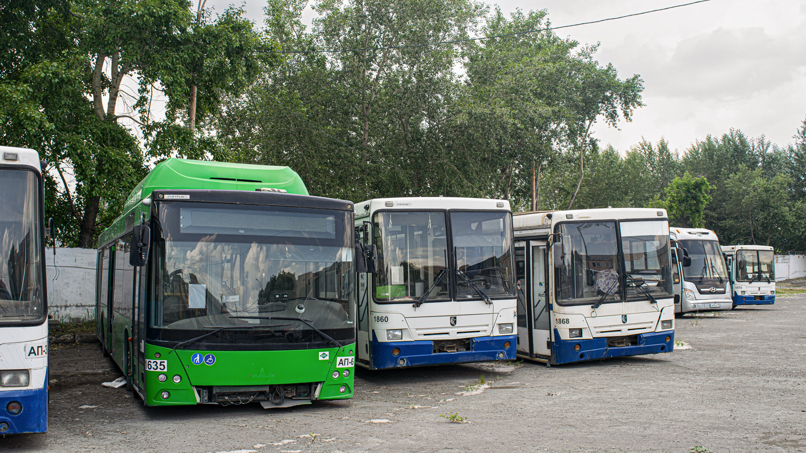 Свердловская область, МАЗ-203.L65 № 1635; Свердловская область — Технический центр ЕМУП "Гортранс" Свердловская область, МАЗ-203.L65 № 1635; Свердловская область — Технический центр ЕМУП "Гортранс"