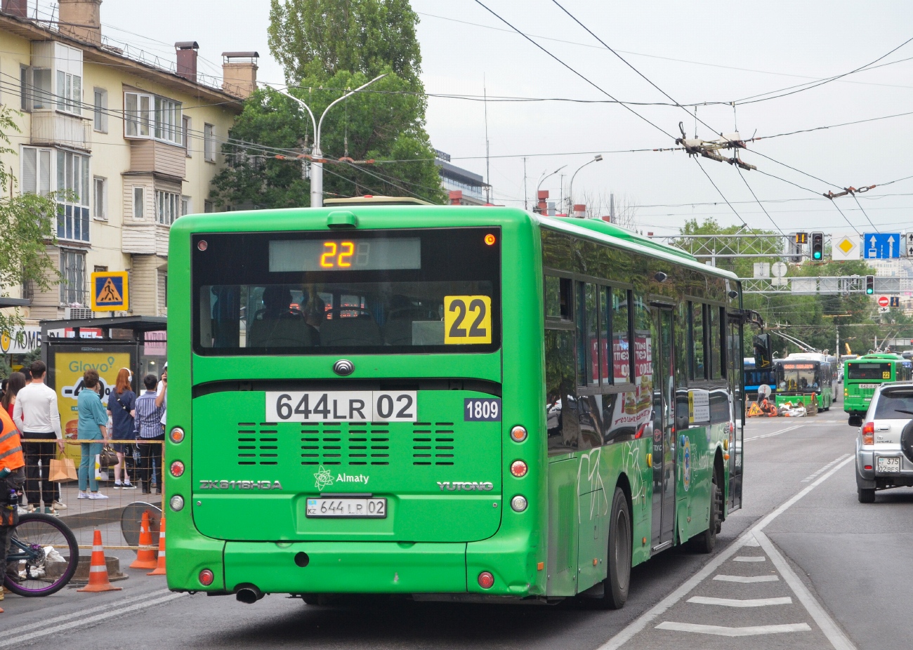 Almaty, Yutong ZK6118HGA # 1809