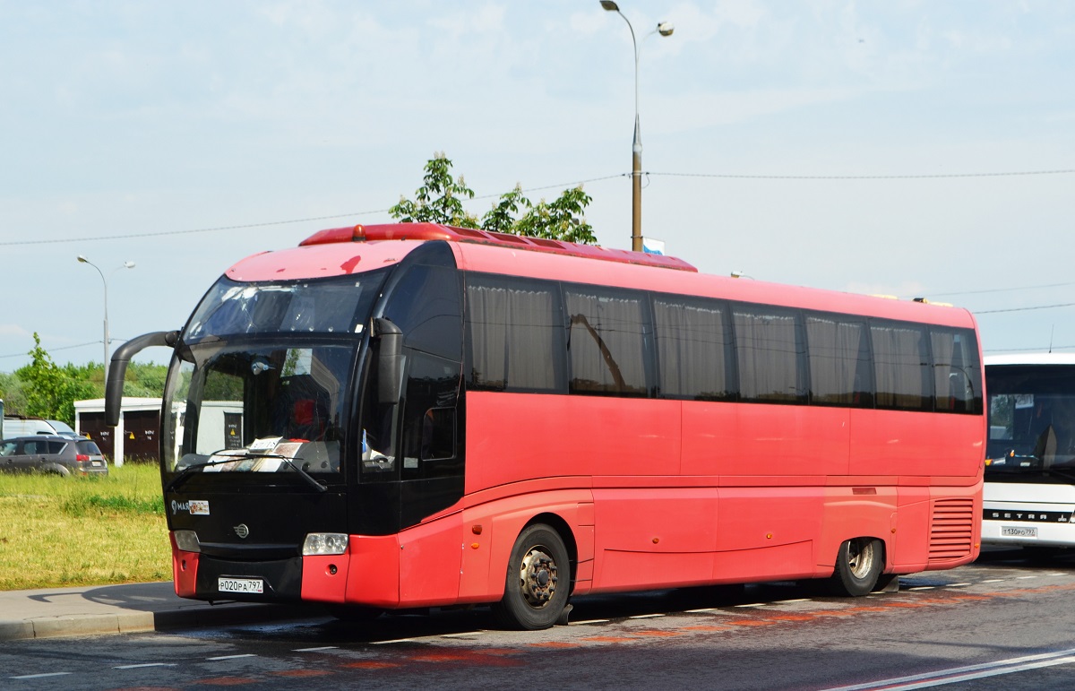 Москва, Волжанин-5285.** "Дельфин" № Р 020 РА 797
