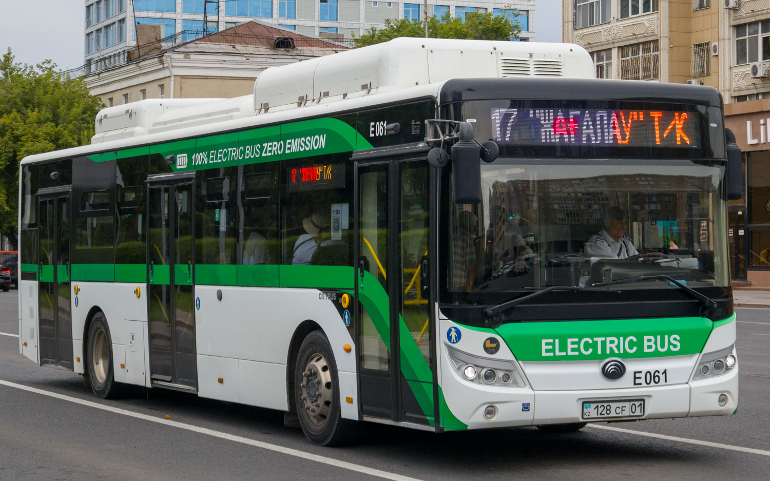 Астана, Yutong E12LF (ZK6128BEVG) (СарыаркаАвтоПром) № E061