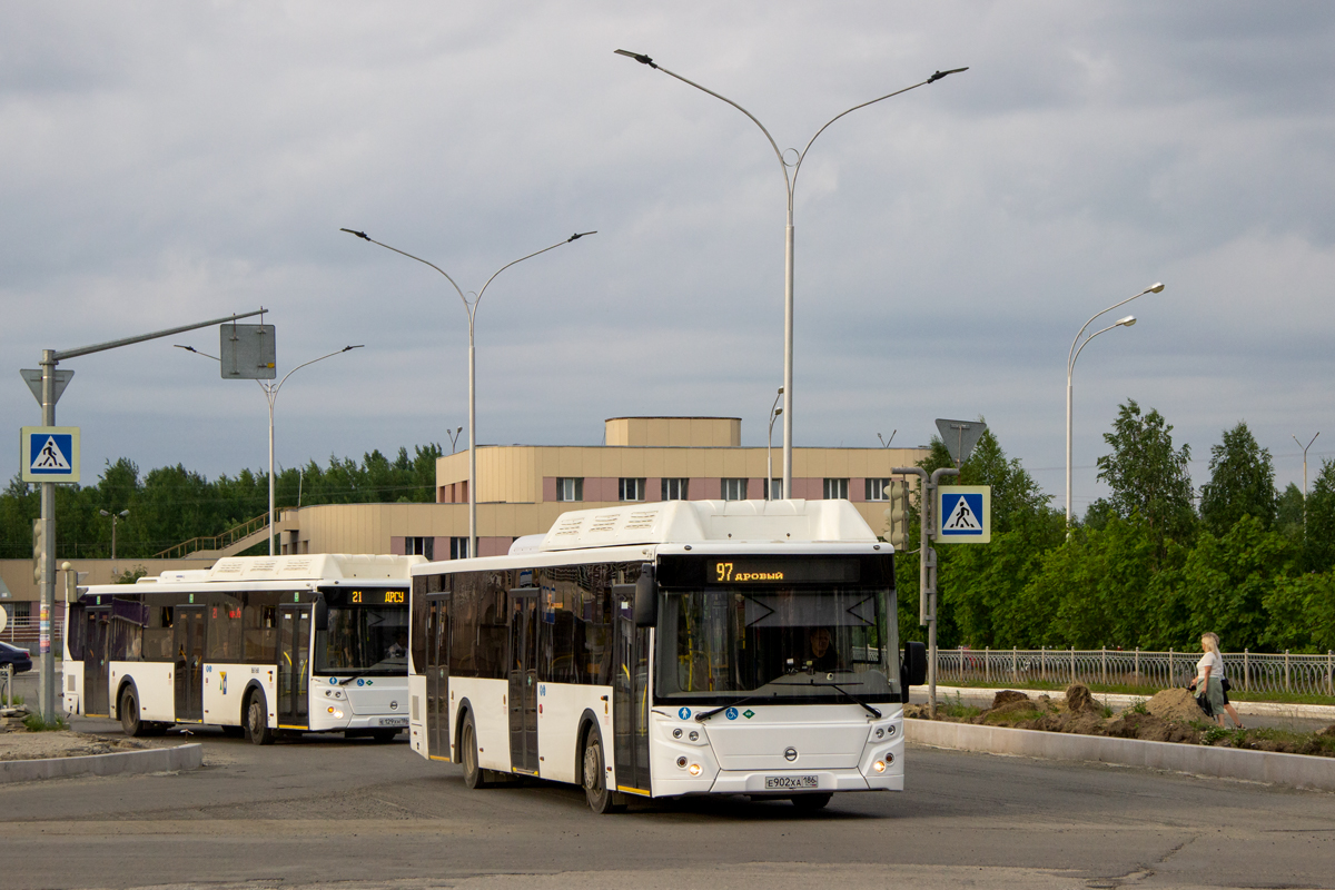 Ханты-Мансийский АО, ЛиАЗ-5292.67 (CNG) № Е 902 ХА 186
