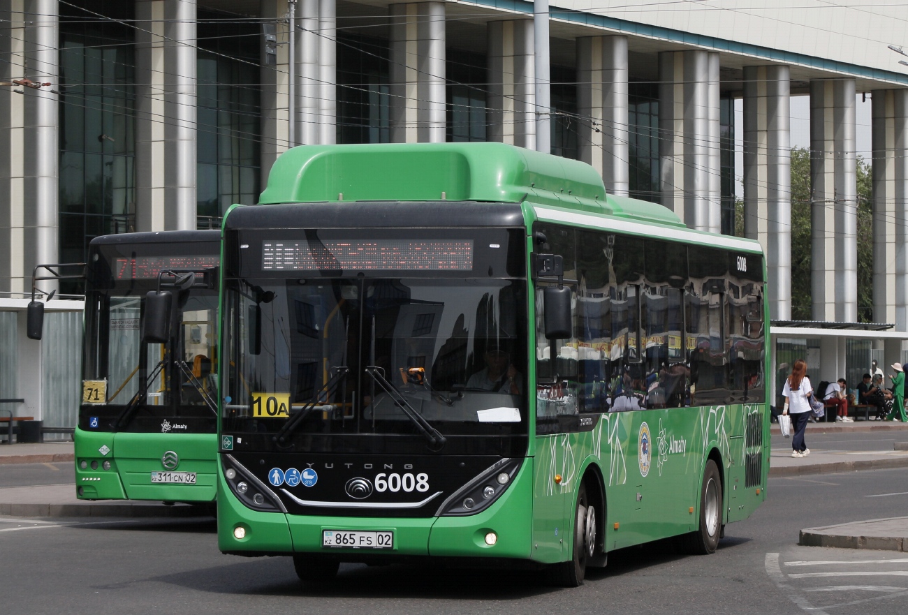 Almaty, Yutong ZK6890HGQ (QazTehna) č. 6008