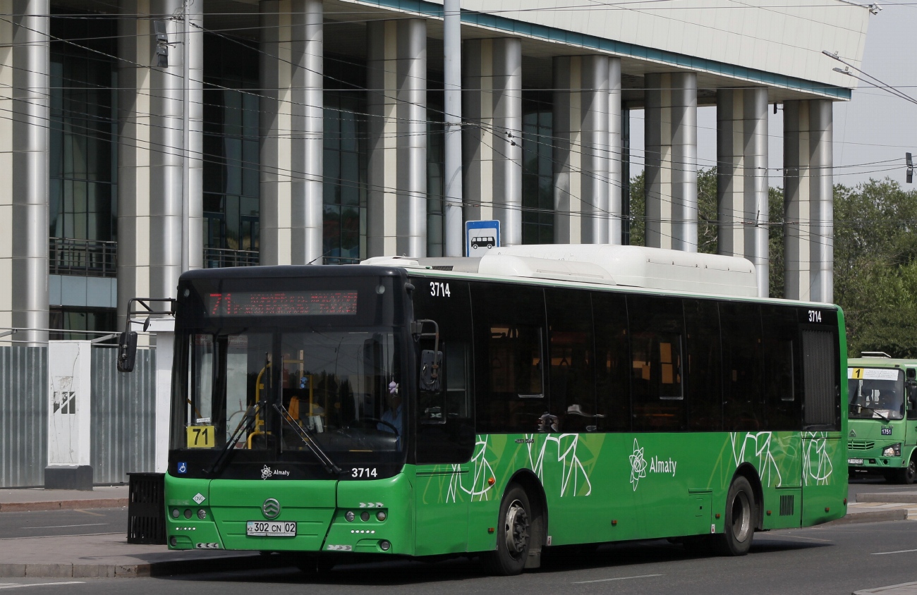 Алматы, Golden Dragon XML6125CN (Hyundai Trans Auto) № 3714 Алматы, Golden Dragon XML6125CN (Hyundai Trans Auto) № 3714
