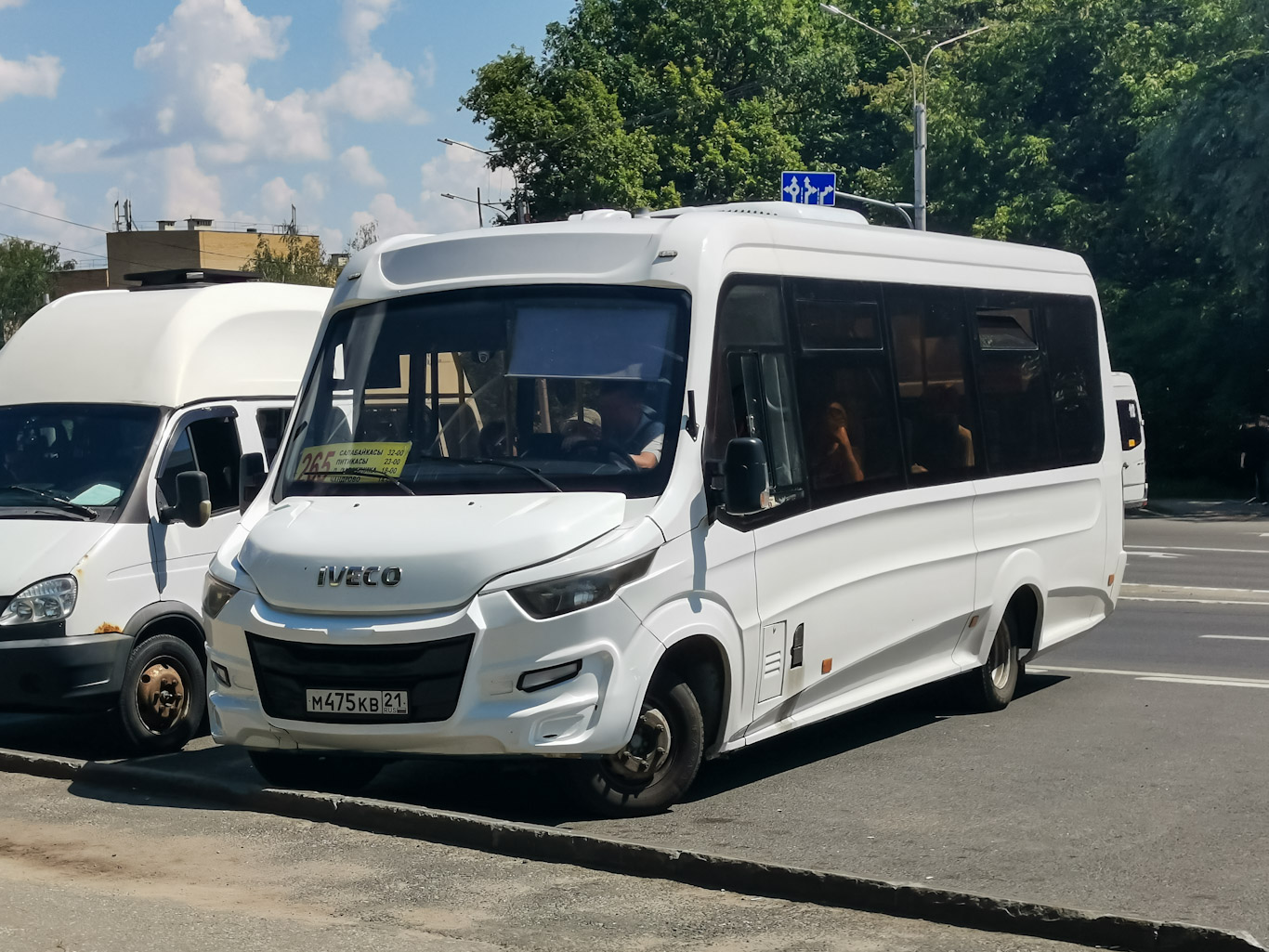 Чувашия, Нижегородец-VSN700 (IVECO) № М 475 КВ 21