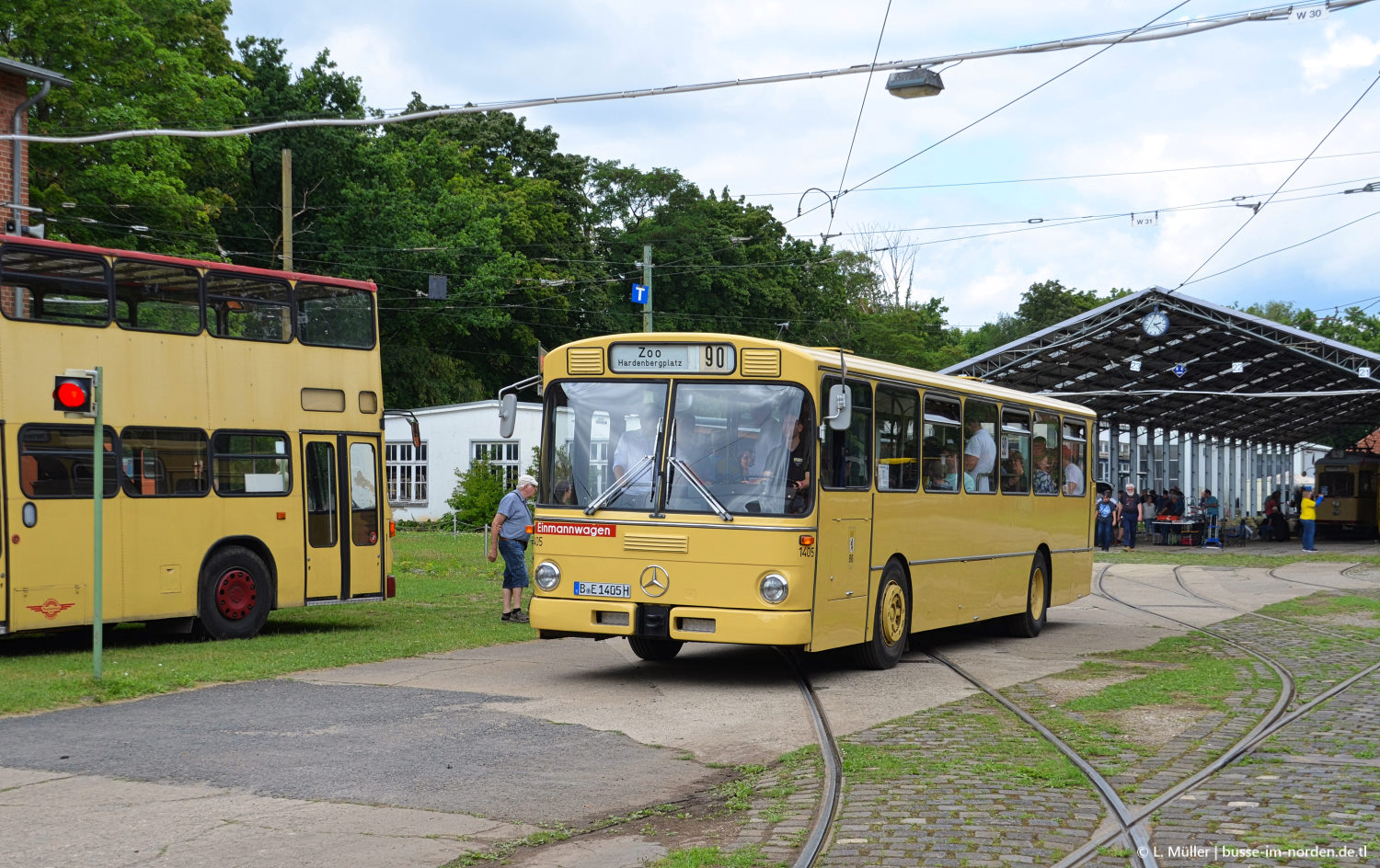Берлин, Mercedes-Benz O305 № 1405; Нижняя Саксония — Bustreffen Wehmingen Hannoversches Straßenbahnmuseum 13.07.2025