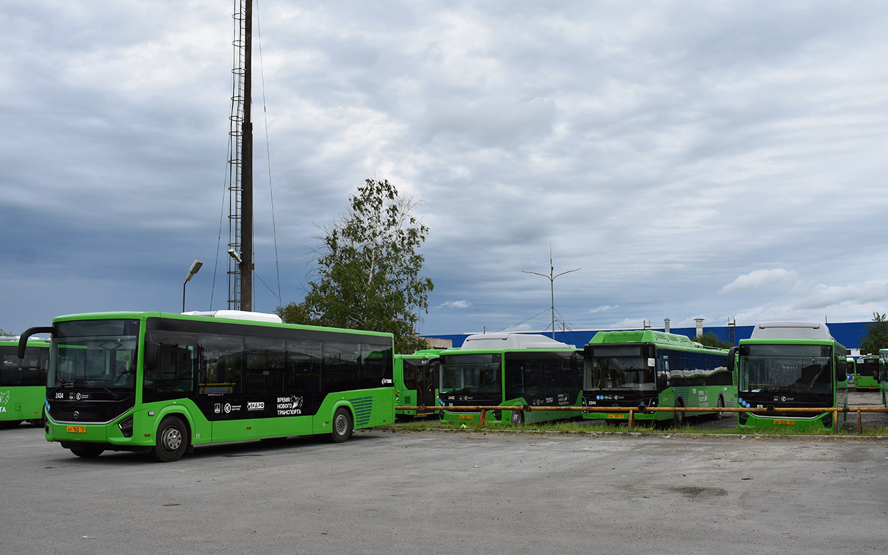 Тюменская область, ПАЗ-422320-04 "Citymax 9" № 2434; Тюменская область, ПАЗ-422320-14 "Citymax 9" № АУ 222 72; Тюменская область — Автобусные предприятия