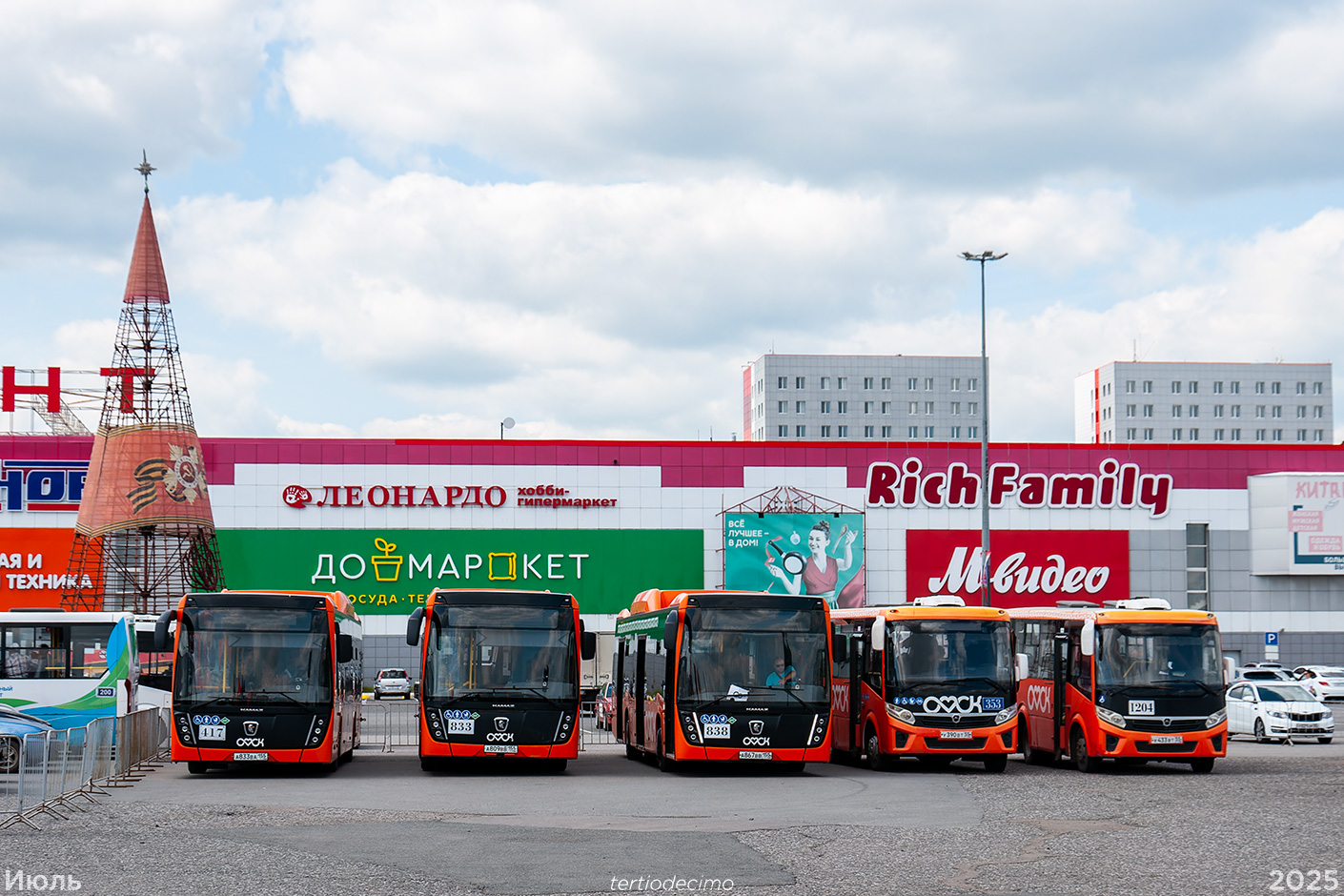 Омская область, НефАЗ-5299-40-57 (CNG) № 417; Омская область, НефАЗ-5299-40-57 (CNG) № 833; Омская область, НефАЗ-5299-40-57 (CNG) № 838; Омская область — 18.07.2025 — XXVI Городской конкурс профессионального мастерства водителей автобусов