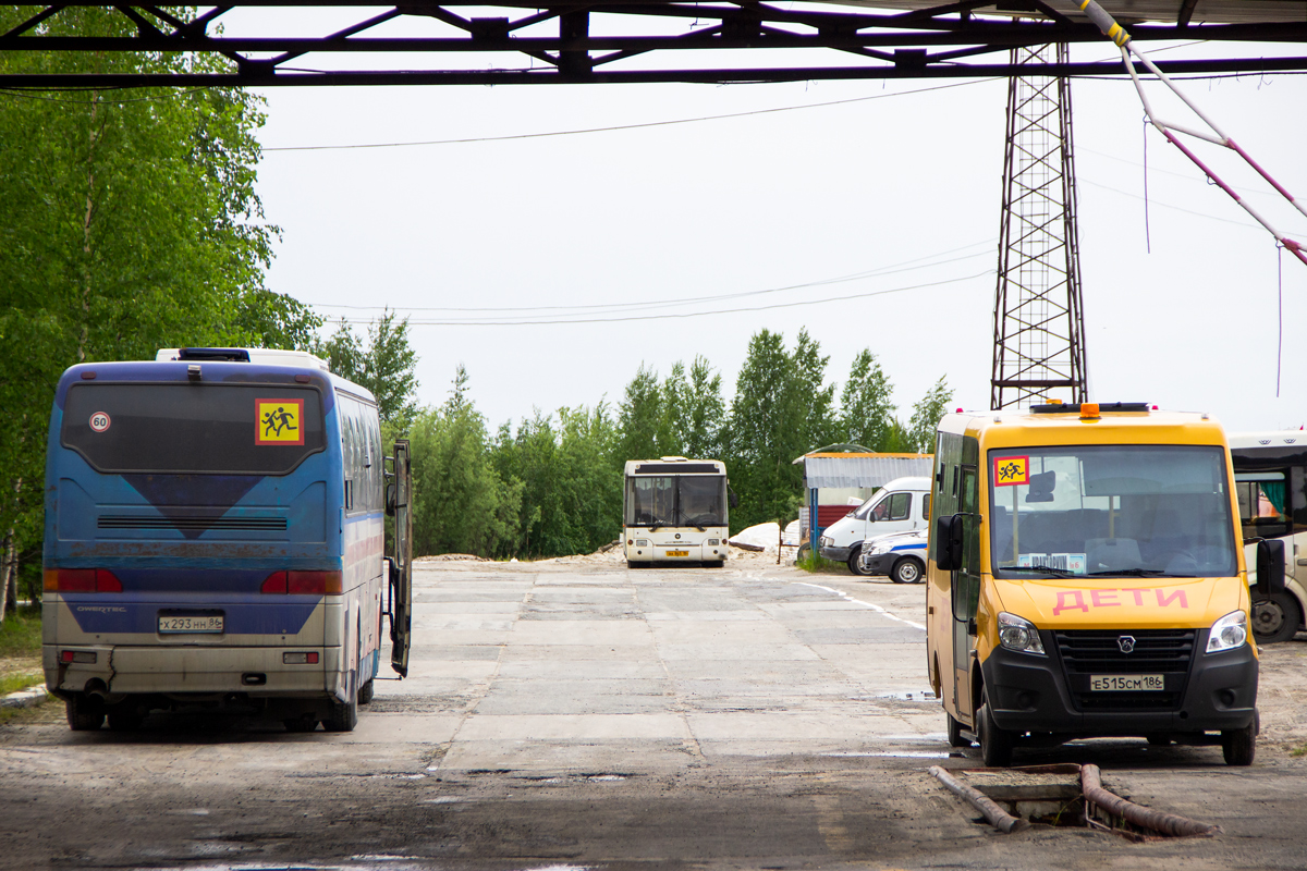 Ханты-Мансийский АО, ГАЗ-A67R43 Next № Е 515 СМ 186; Ханты-Мансийский АО — Автобусные парки; Ханты-Мансийский АО — Разные фотографии