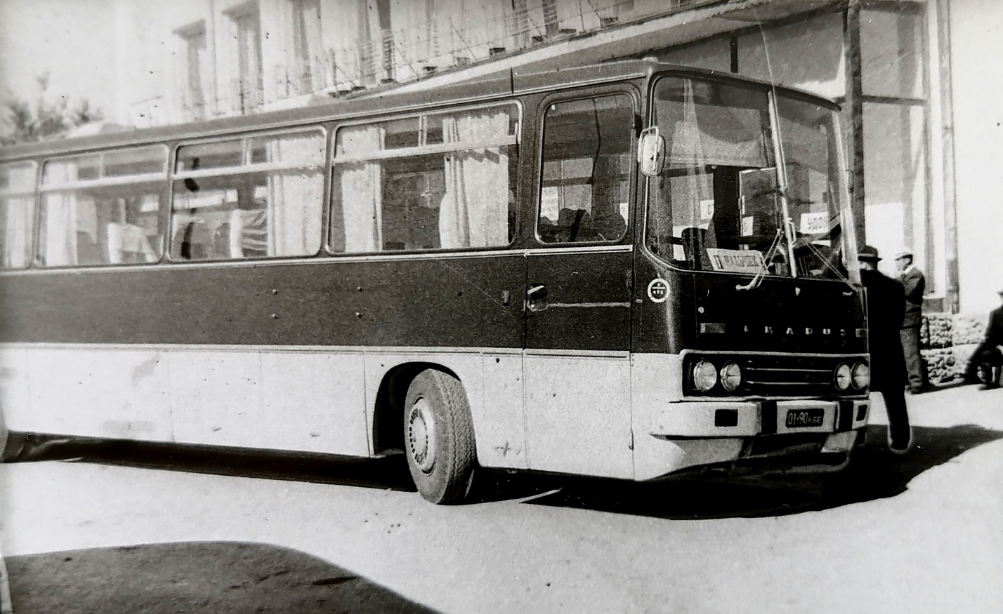 Кабардино-Балкария, Ikarus 250 № 01-90 КБЕ; Ставропольский край — Старые фотографии; Кабардино-Балкария — Старые фотографии