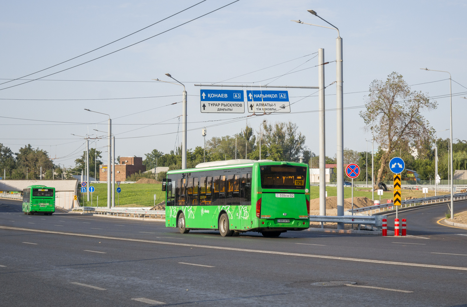 Алматы, Zhong Tong LCK6105HG № 559 EW 02