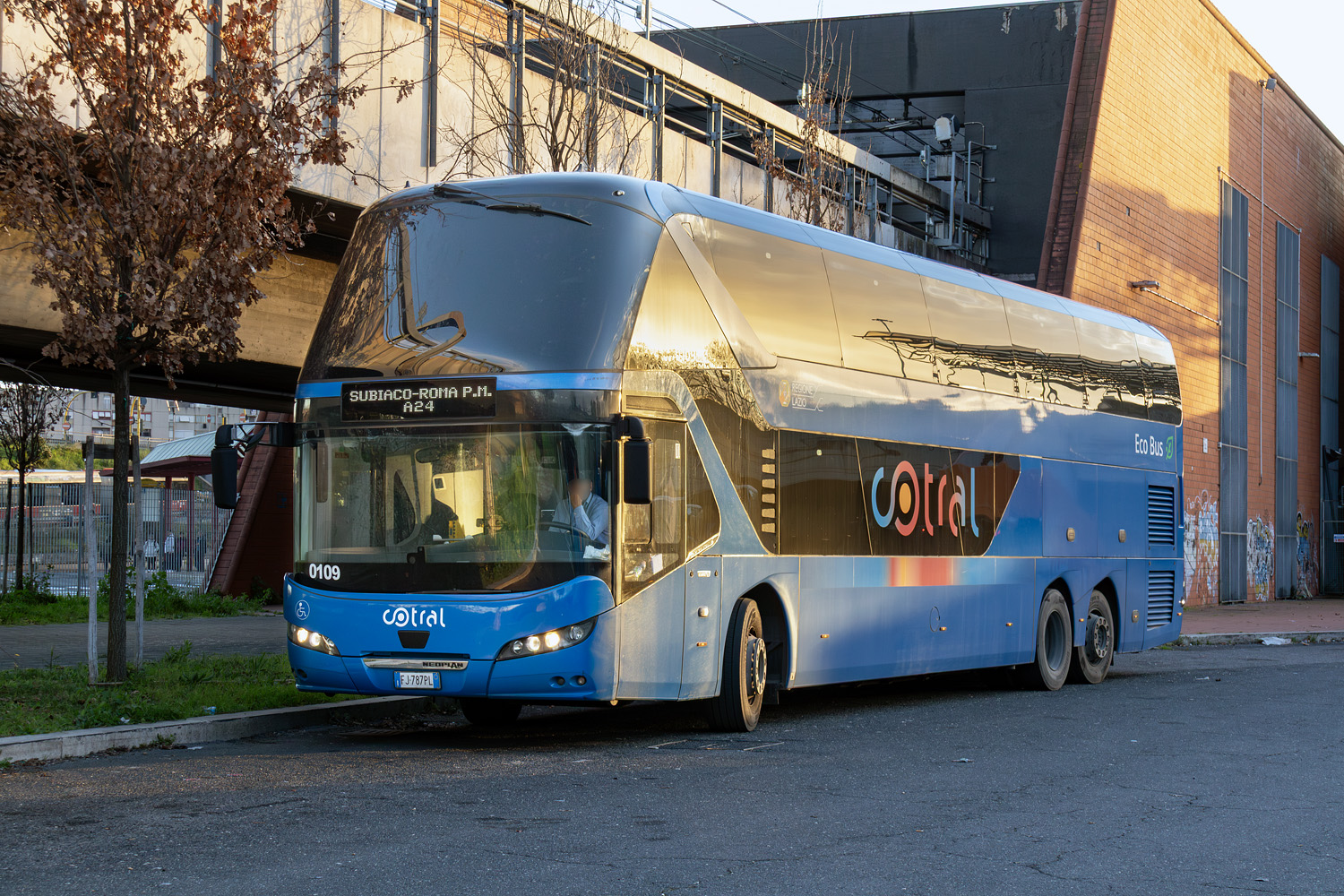 Италия, Neoplan P06 N1222/3L Skyliner L № 0109
