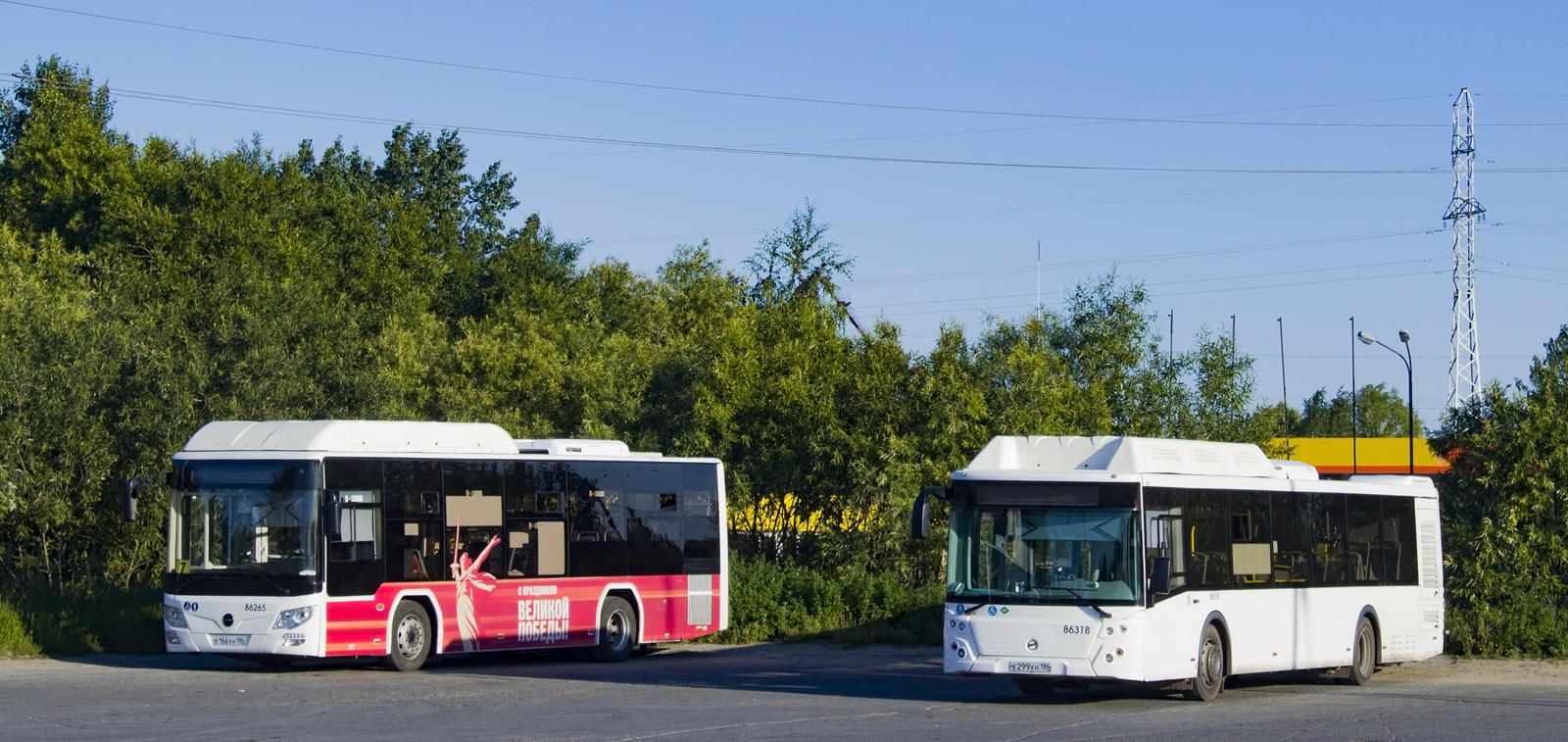 Ханты-Мансийский АО, Lotos-105C02 № 86265; Ханты-Мансийский АО, ЛиАЗ-5292.67 (CNG) № 86318