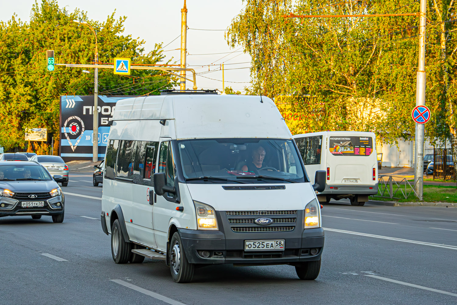Пензенская область, Нижегородец-222709  (Ford Transit) № О 525 ЕА 58