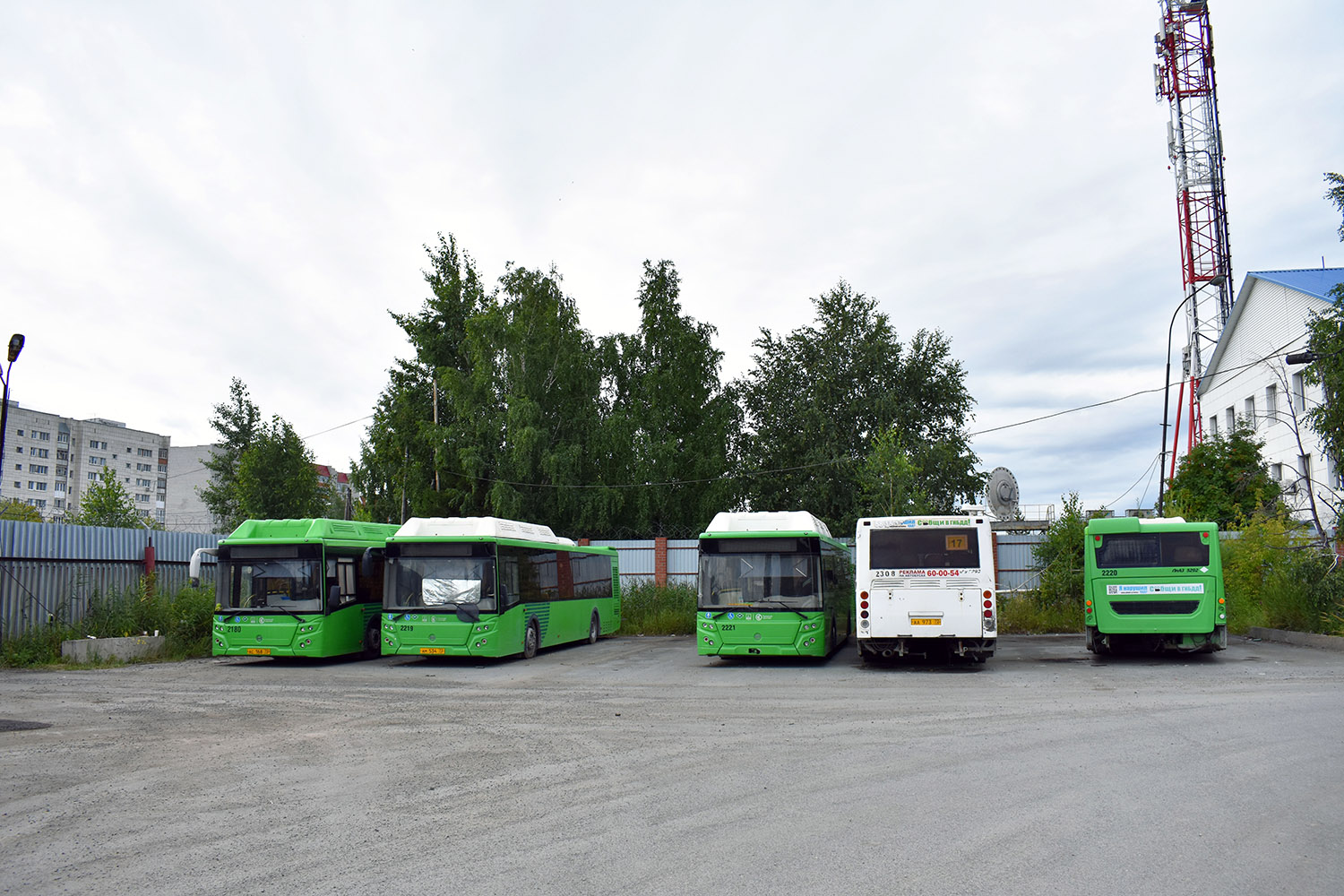 Тюменская область, ЛиАЗ-5292.67 (CNG) № 2219; Тюменская область, ЛиАЗ-5292.67 (CNG) № 2221; Тюменская область, ЛиАЗ-5293.54 № 2308; Тюменская область, ЛиАЗ-5292.67 (CNG) № 2220; Тюменская область — Автобусные предприятия