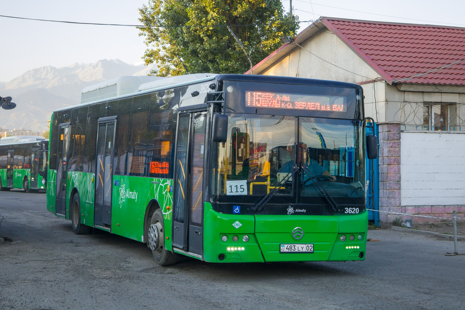 Almaty, Golden Dragon XML6125CN (Hyundai Trans Auto) sz.: 3620 Almaty, Golden Dragon XML6125CN (Hyundai Trans Auto) sz.: 3620