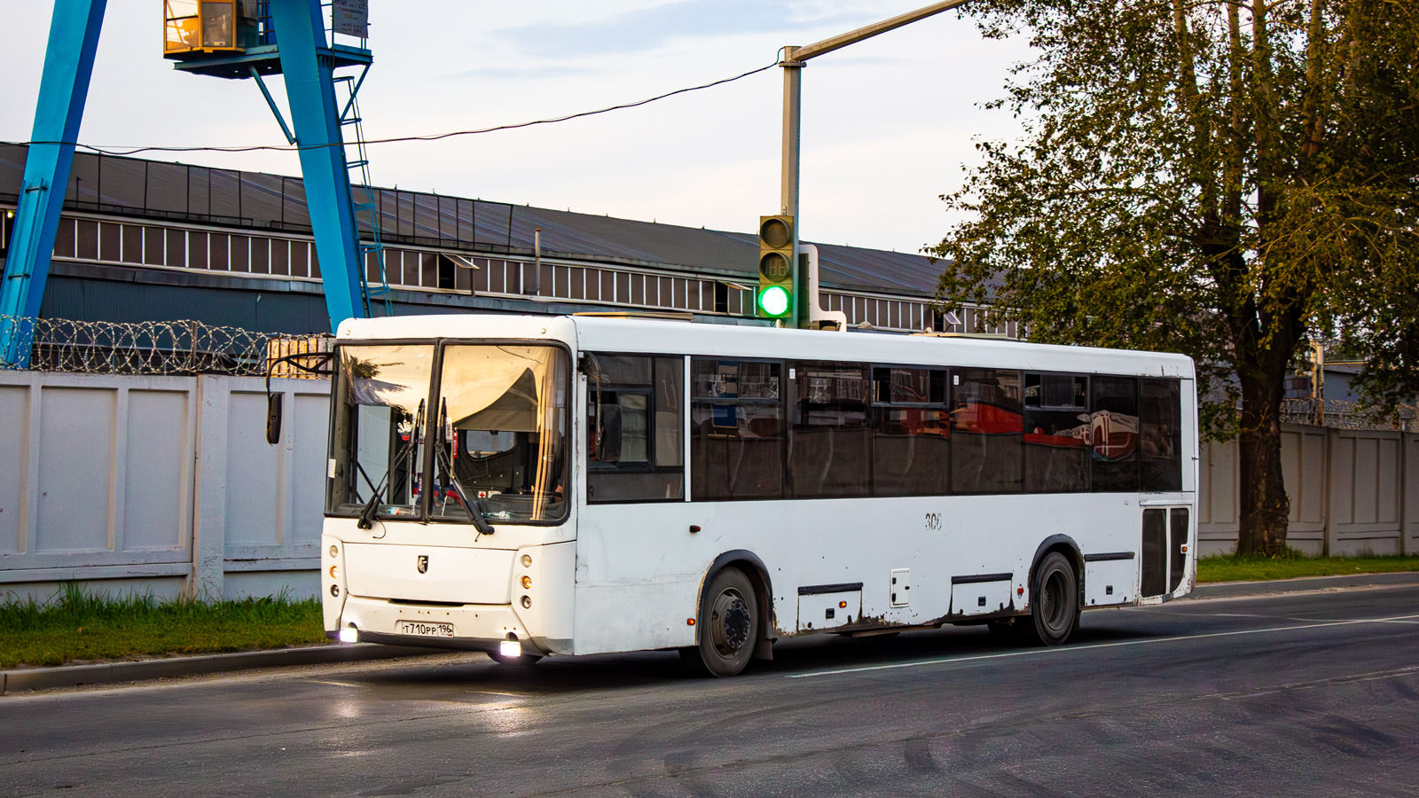 Свердловская область, НефАЗ-5299-11-42 № Т 710 РР 196