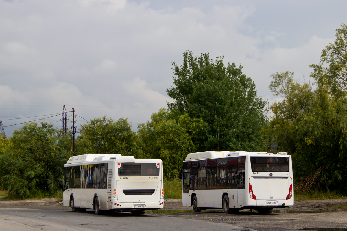 Ханты-Мансийский АО, ЛиАЗ-5292.67 (CNG) № 86231; Ханты-Мансийский АО, Lotos-105C02 № 86111; Ханты-Мансийский АО — Автобусные вокзалы, станции и конечные остановки; Ханты-Мансийский АО — Разные фотографии