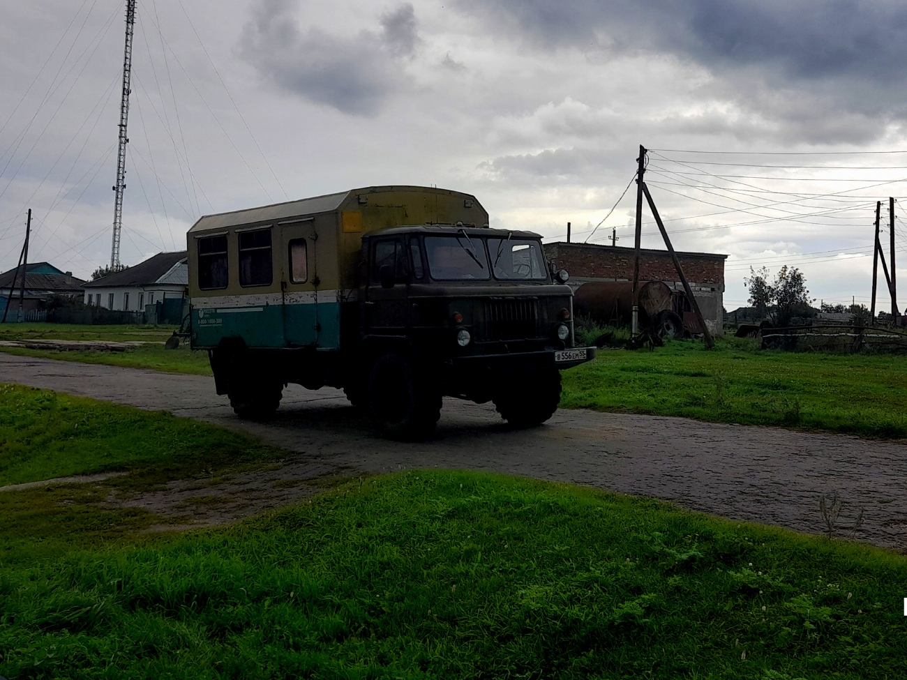 Омская область, Вахтовые автобусы № В 556 ЕМ 55